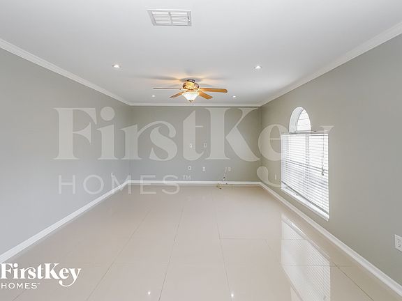 2nd image of 3108 Sky St