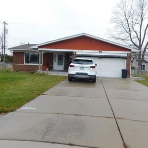 4900 Kadena Ct, Sterling Heights, MI, 48310