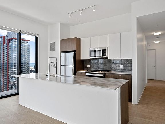 4th image of 212 E Cullerton St #2408