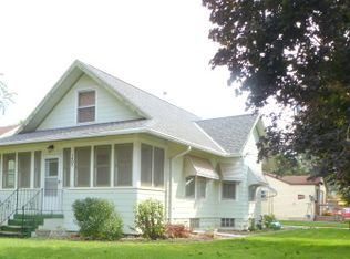 1405 2nd Ave N, Windom, MN 56101