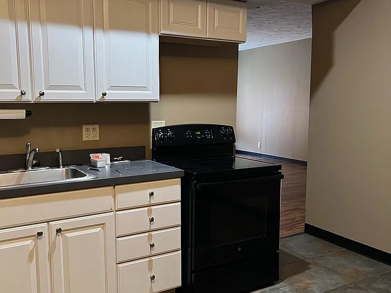 1640 Holdrege St #106 — Photo 1