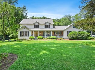 16 Colonial Dr, Bethel, CT 06801