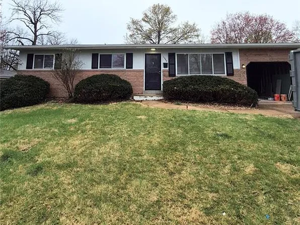 1240 Ensenada Dr, Florissant, MO 63031