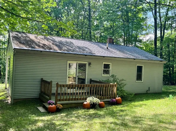 441 Old County Road, Deering, NH 03244