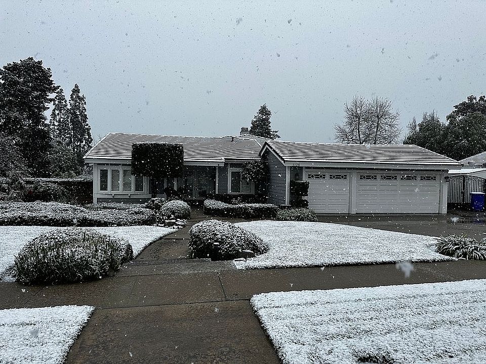 2nd image of 1126 Nicholas St