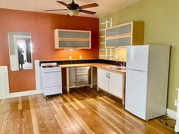 2nd image of 251 S Auburn St APT B