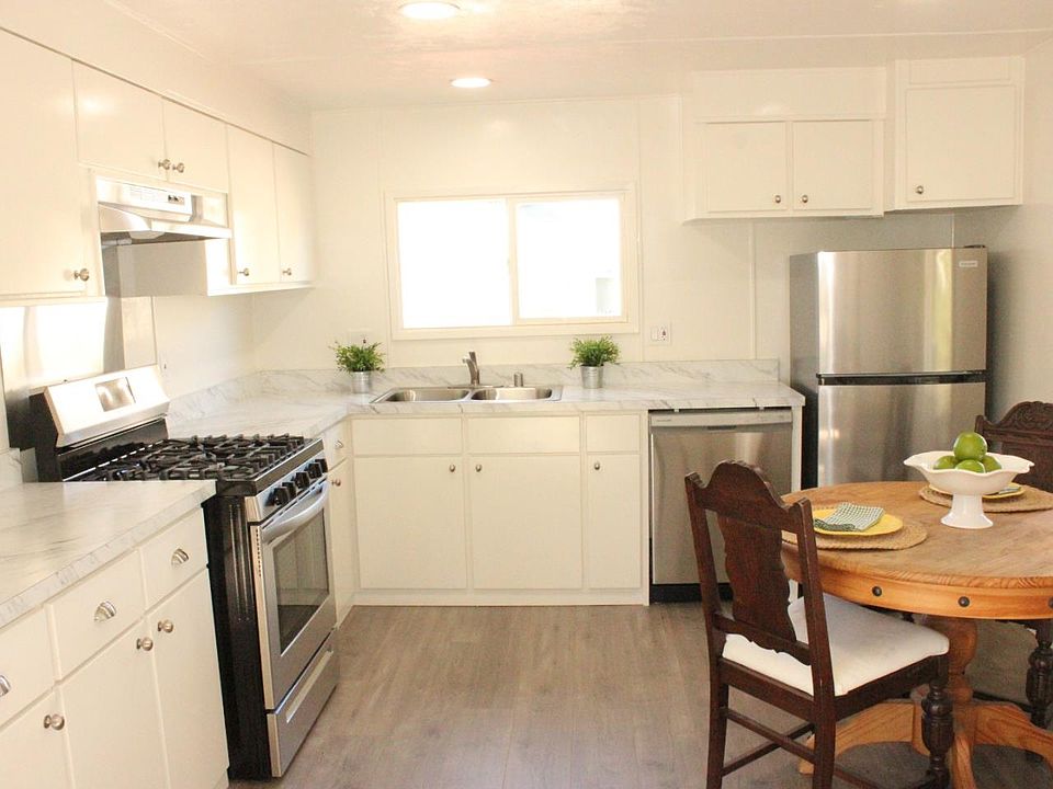 1st image of 189 Hawaii Cir #189
