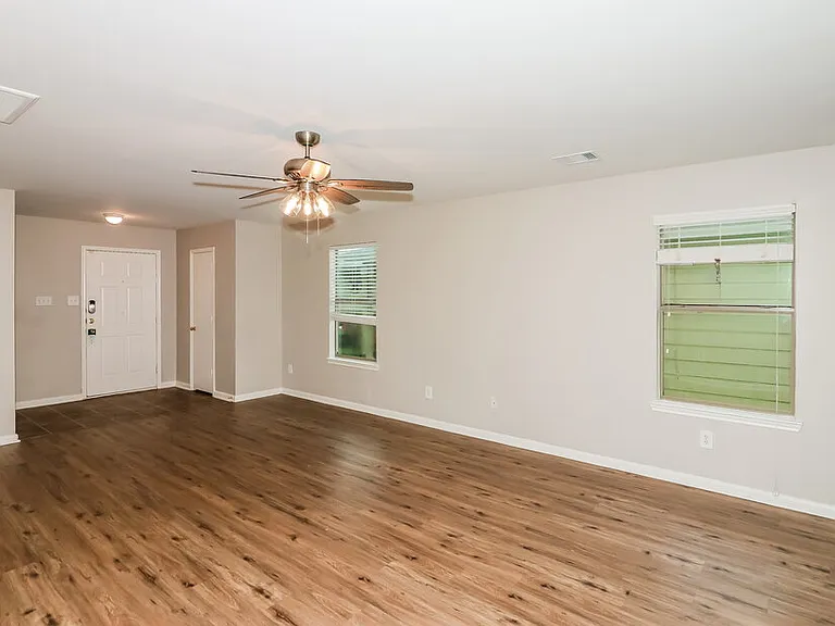 20730 Dickinson Manor Ln — Photo 6