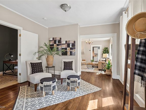 3rd image of 1865 W 50th St