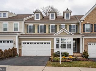10284 Greenspire Dr, Oakton, VA 22124