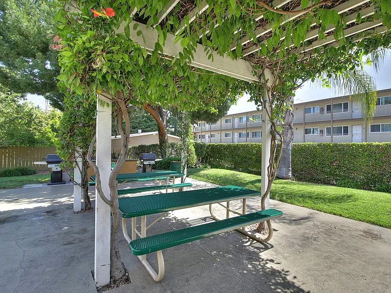 Picnic & Barbeque Area