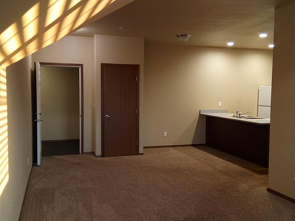 3rd image of 2240 Mercedes Dr Unit 404