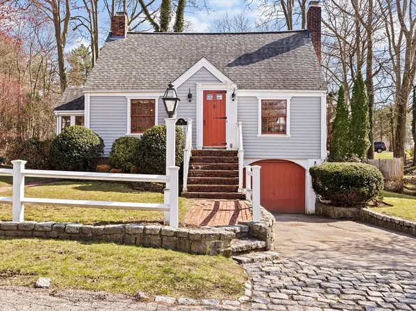 56 Adams Pl, Weymouth, MA 02190