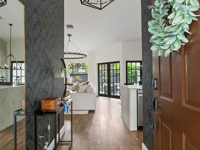 13504 Fountain View Blvd — Photo 5