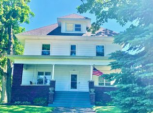 402 E Eureka Ave, Eureka, IL