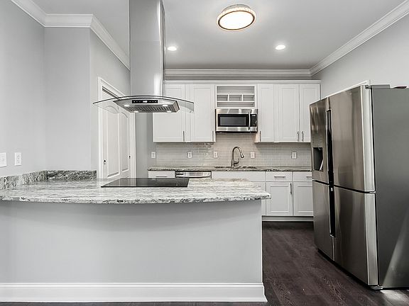 3rd image of 784 Miller Ave