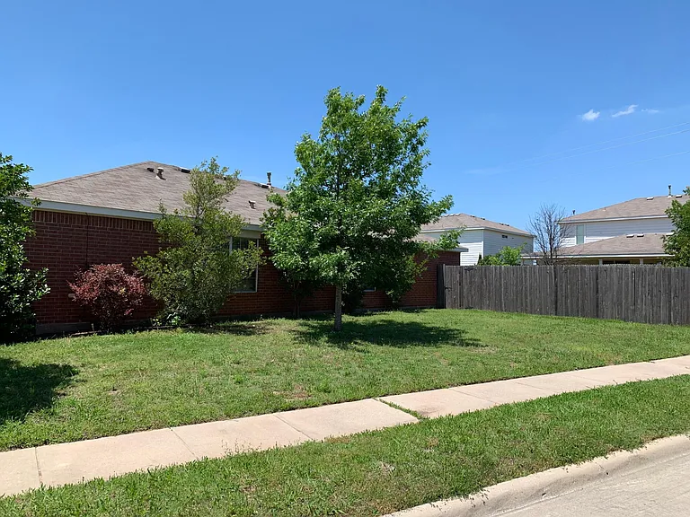 4501 Blue Jay Ln — Photo 2