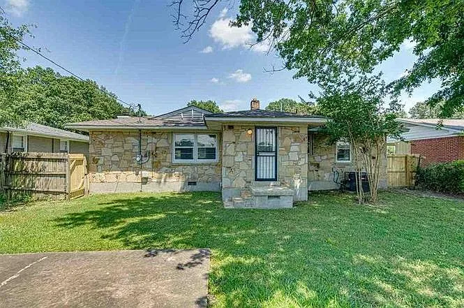 1749 Dearing Rd — Photo 18