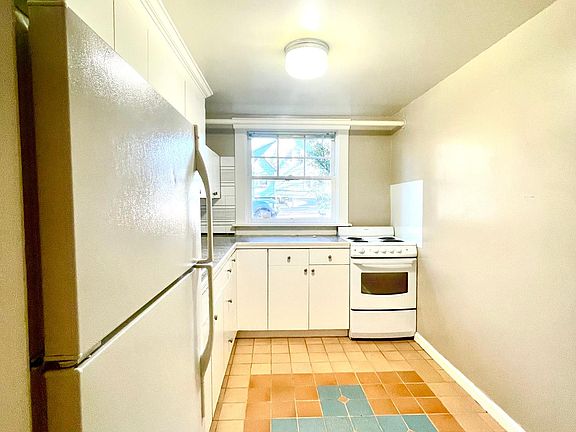 5th image of 901 N M St APT 3