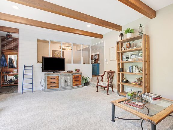 5th image of 23255 Greenleaf Blvd