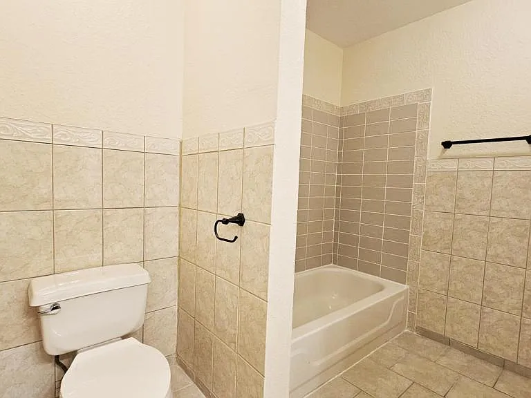 7813 Sugar Bend Dr — Photo 17