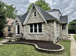 2346 S 57th St, West Allis, WI 53219