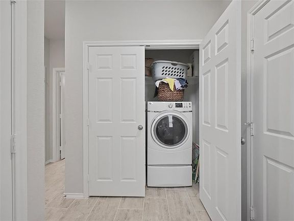5th image of 9309 Central Park Vista Ln