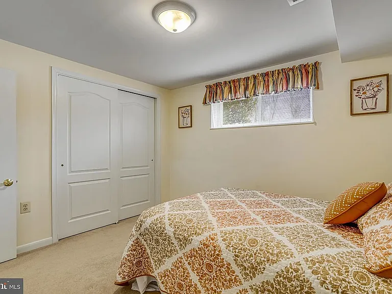8651 Cromwell Dr — Photo 40