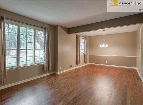 3rd image of 8701 W 92nd St