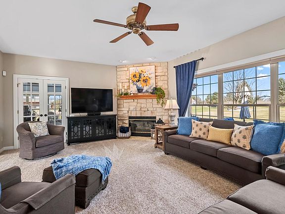 5th image of W292N3296 Summerhill ROAD