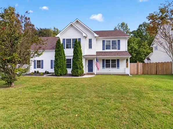 2425 Annie Cir, Chesapeake, VA 23323