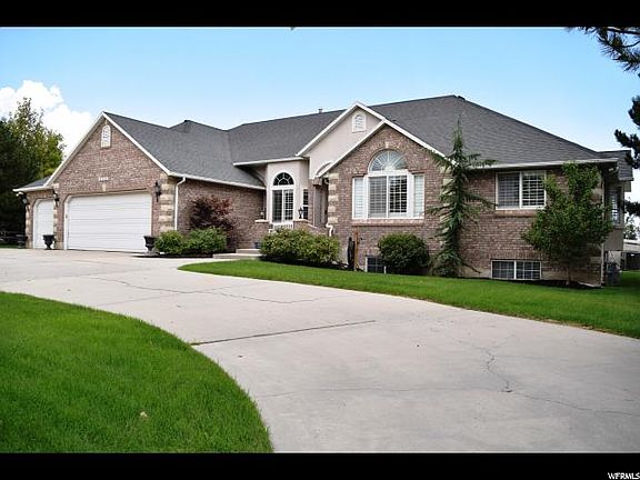 2nd image of 2728 W Country Classic Dr