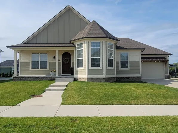 19403 Ryan Dr, Macomb, MI 48042