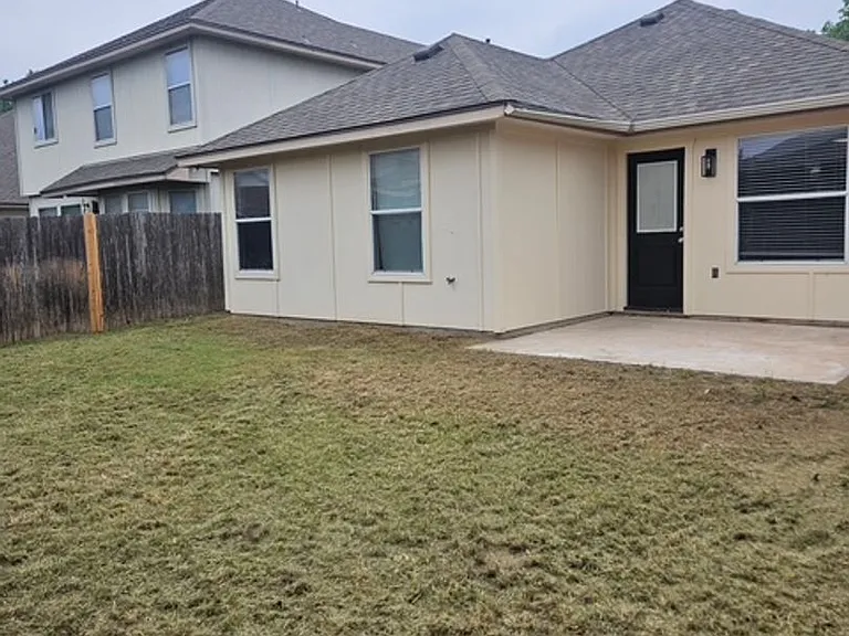 15209 Parrish Ln — Photo 19