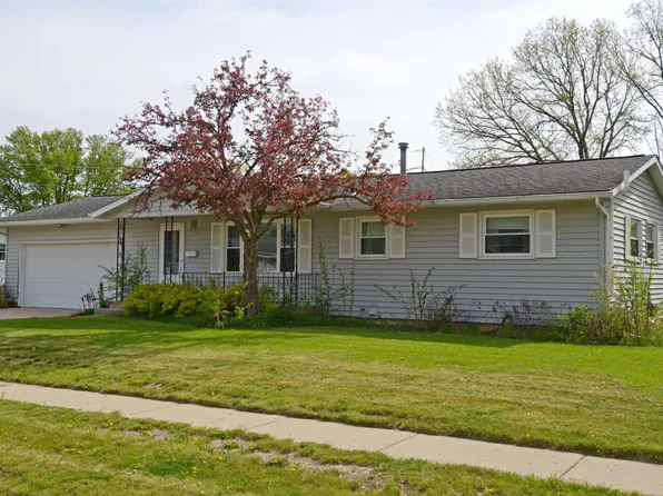 1809 East St, Black Earth, WI 53515