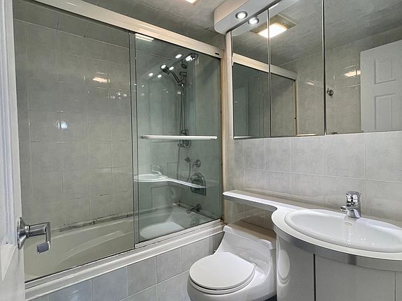 4th image of 2801 E 26th St #2