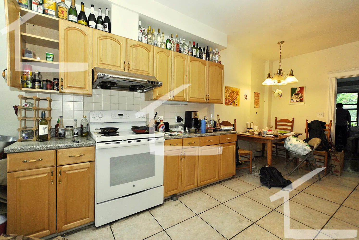 4 bed, 2.0 bath, $6,400 — Photo 2