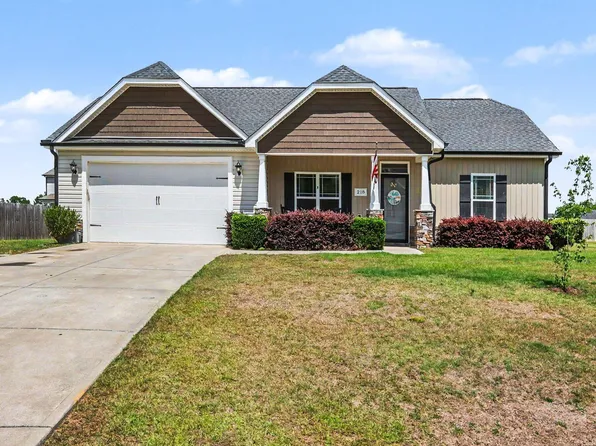 218 Planters Ridge Dr, Pikeville, NC 27863
