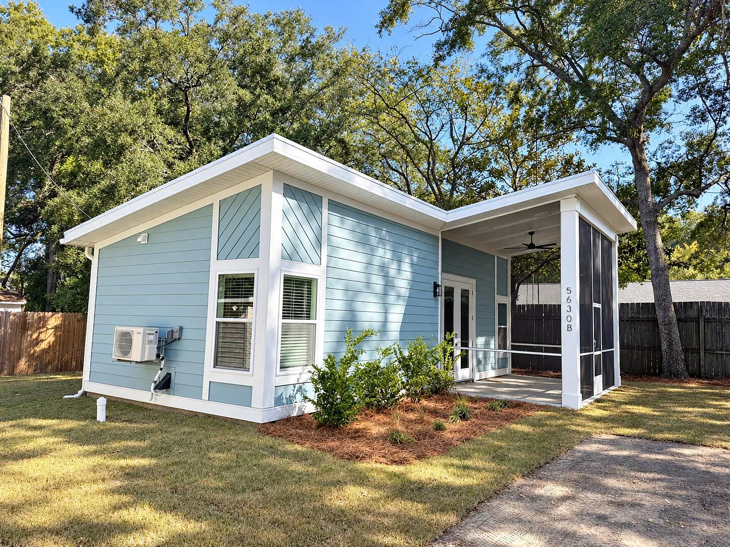 1 bed, 1.0 bath, 750 sqft, $1,600 — Photo 2