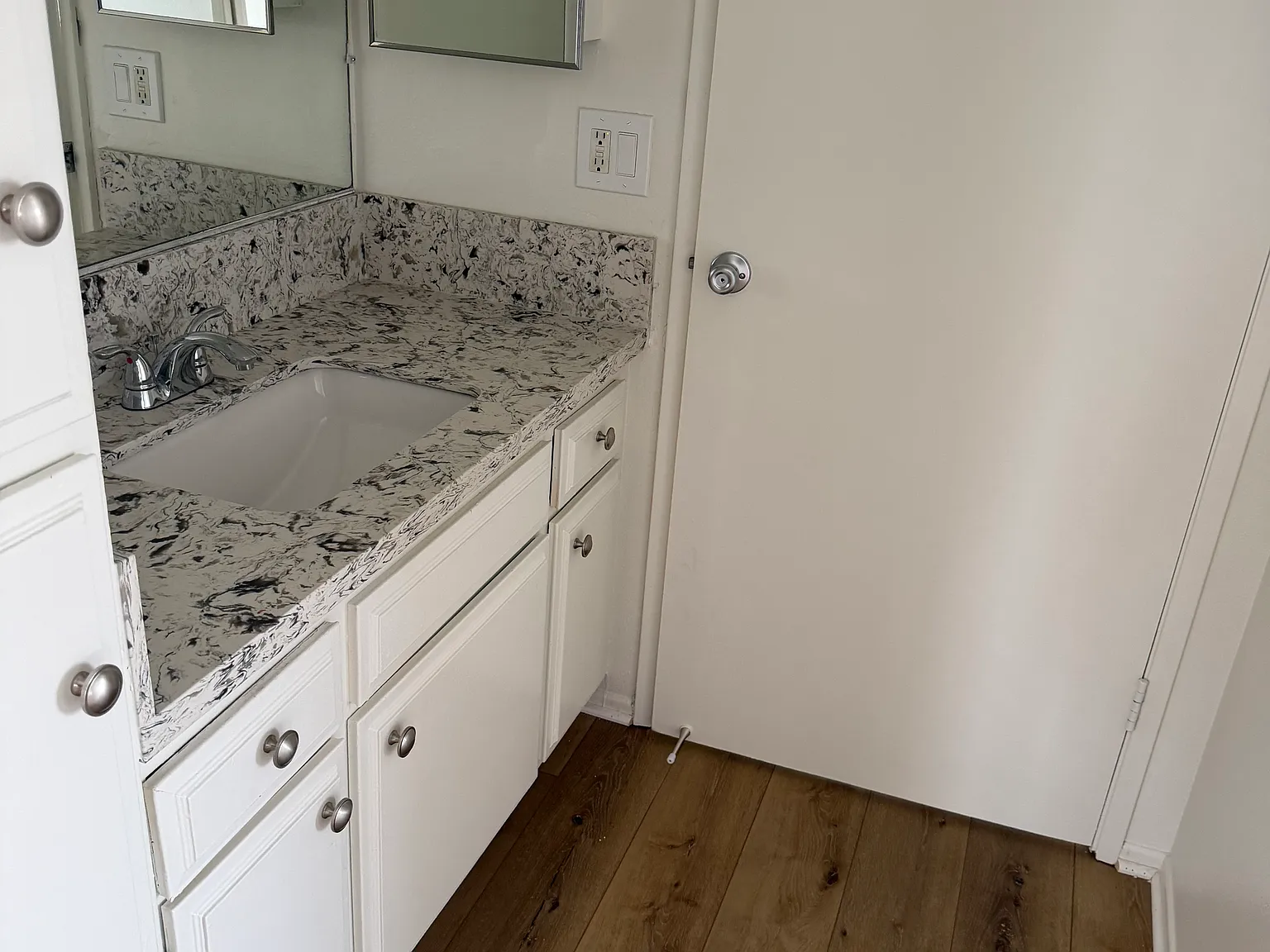 2 bed, 900 sqft, $2,595 — Photo 3