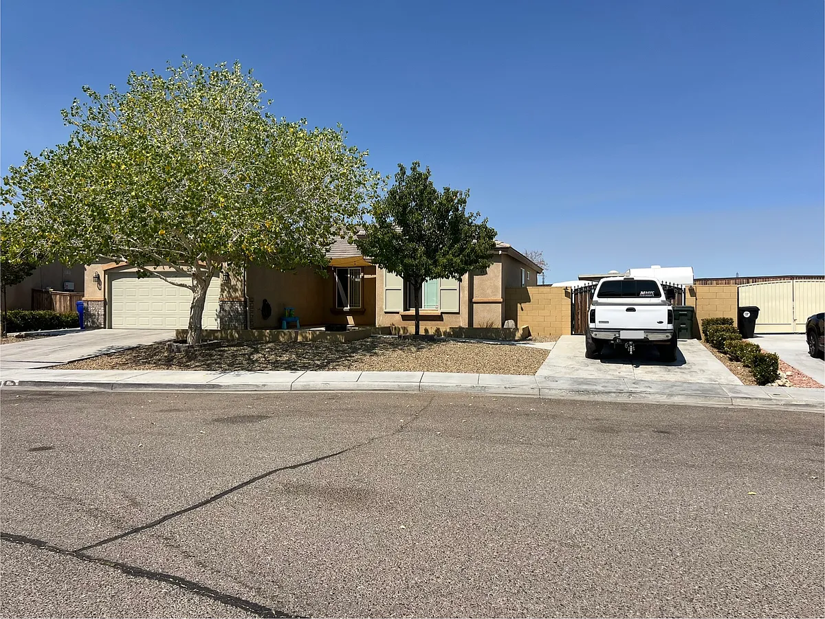 Building Photo - 15644 Red Oak Way