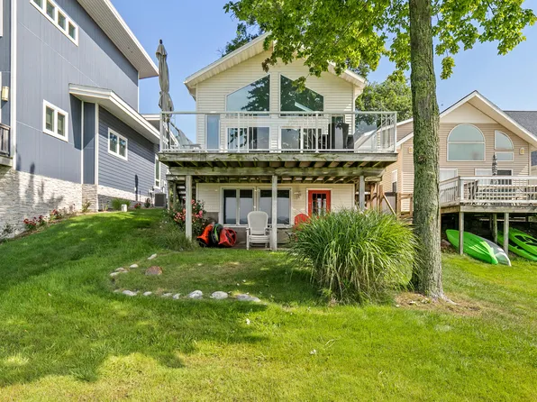 1877 N Shore Dr, Mears, MI 49436