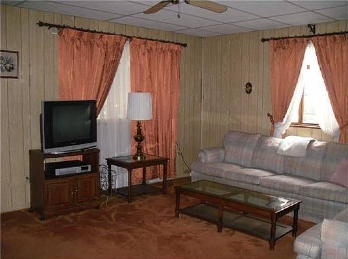 1936 Ave, Arnold, PA 15068 Zillow