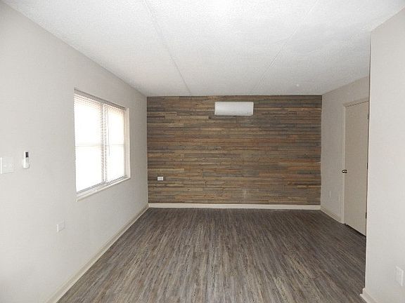 5th image of 100 Brookside Dr #1A