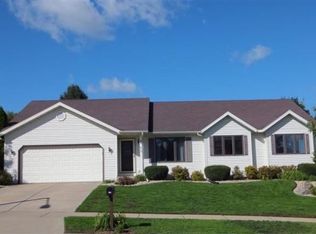 416 Glacier Ridge Trl, Verona, WI 53593