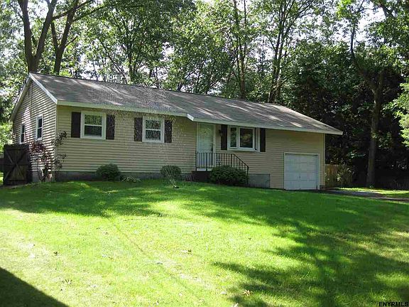 2nd image of 16 Burning Pines Dr