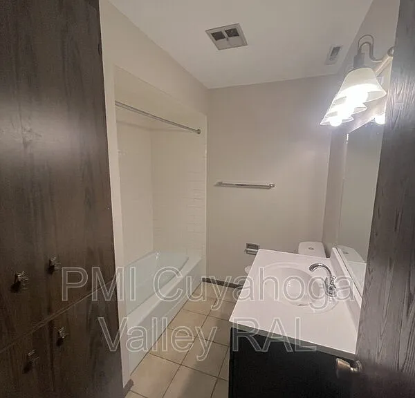 1500 W Market St #14 — Photo 5