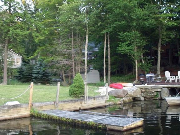 3rd image of 577 Lakeview Dr W