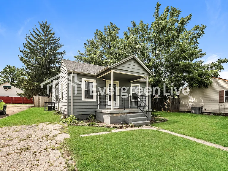 1513 Bauer Ave — Photo 2