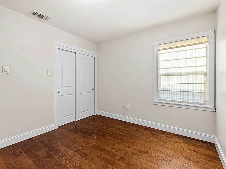 25 W Central Ave — Photo 6